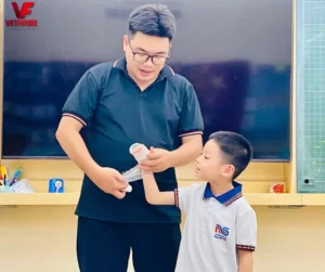 Bí Kíp Thay Đổi Cuộc Đời Con: Bắt Đầu Từ Tư Duy Đến Ngôn Từ Cùng Vietskill