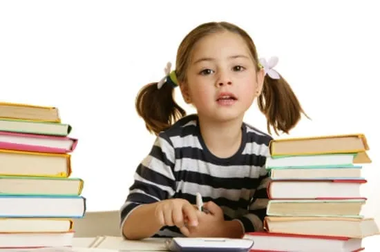 Bí Quyết Giúp Con Tự Học Tốt Hơn: Khơi Dậy Động Lực Nội Tại Cho Trẻ
