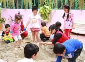 Cách Giúp Bé Tự Tin, Mạnh Dạn Trước Đám Đông – Bí Quyết Từ Chuyên Gia Vietskill - VietSkill