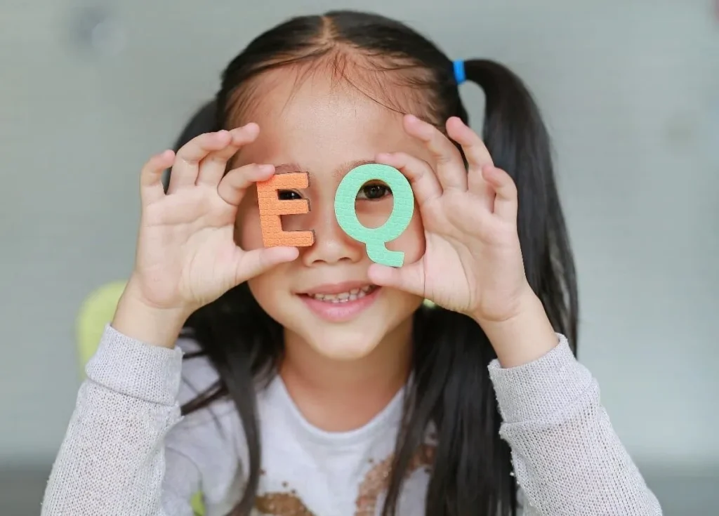 Cẩm Nang 5 Bước Rèn EQ Cho Trẻ Tại Nhà: Giúp Con Làm Chủ Cảm Xúc Để Thành Công