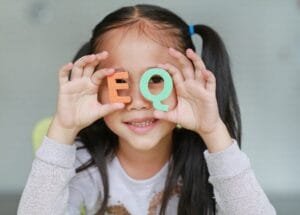 Cẩm Nang 5 Bước Rèn EQ Cho Trẻ Tại Nhà: Giúp Con Làm Chủ Cảm Xúc Để Thành Công - Tin Giáo Dục Mới Nhất