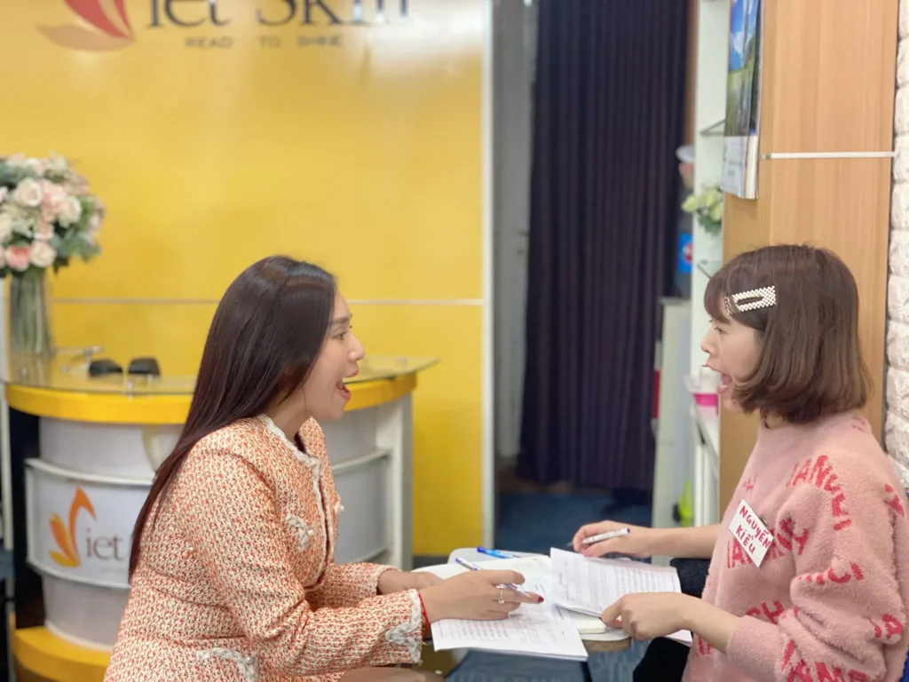 Khóa Học Tại Vietskill Chữa Ngọng & Sửa Giọng Địa Phương Cho Người Lớn: Làm Chủ Giọng Nói Quyền Năng - VietSkill