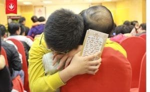 Nỗi Lòng Người Cha: Khi Khoảng Cách Với Con Được Khỏa Lấp Bằng Lời Nói - VietSkill