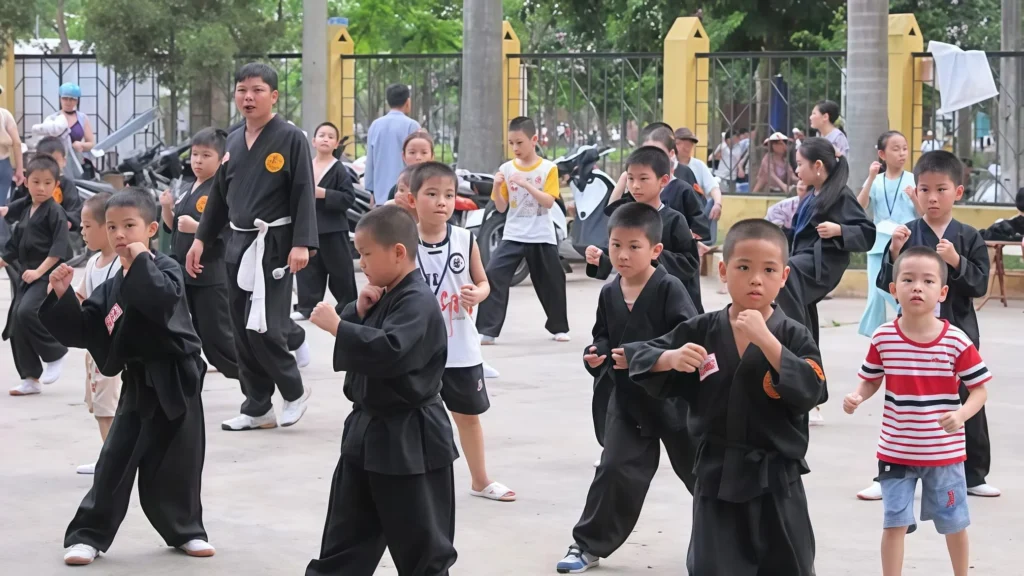 Dạy Con Kỹ Năng Tự Vệ: Bản Lĩnh Để Tự Bảo Vệ Bản Thân Cùng Vietskill