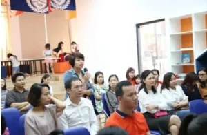Học Tiếng Anh Không Áp Lực: Bí Quyết Khai Phóng Ngôn Từ Cùng Vietskill - VietSkill