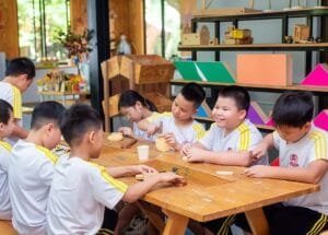Khám Phá Khoa Học Và Nghệ Thuật Dân Gian: Hành Trình Bứt Phá Bản Lĩnh Tại Vietskill - VietSkill