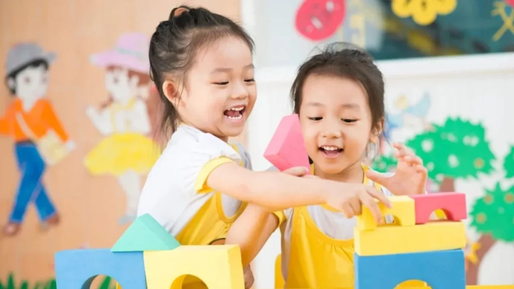 Kỹ Năng Sống Cho Trẻ Mầm Non: Xây Dựng Vòng Tròn Tự Tin Cùng Vietskill