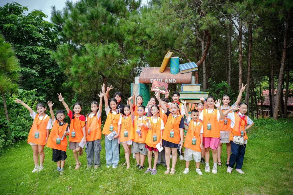 Kỹ Năng Sống Cho Bé Lớp 4, 5: Bứt Phá Bản Lĩnh Và Tư Duy Thủ Lĩnh Cùng Vietskill