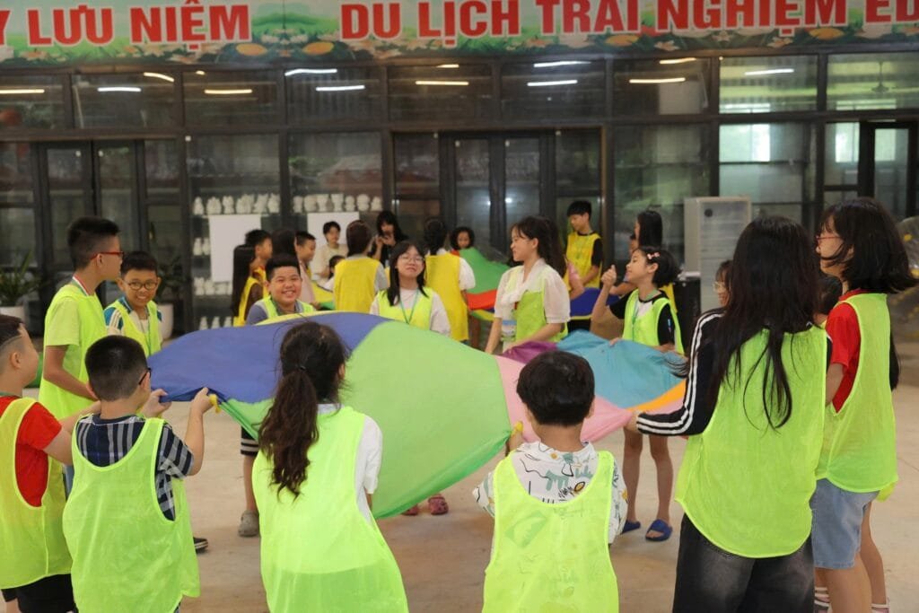 Kỹ Năng Sống Cho Bé Lớp 4: Bứt Phá Bản Lĩnh Và Tư Duy Thủ Lĩnh Cùng Vietskill - VietSkill