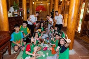 Cha Mẹ Đồng Hành Cùng Con Giáo Dục Kỹ Năng Sống: Nên Bắt Đầu Từ Đâu Cùng Vietskill? - VietSkill