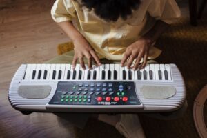 Bí quyết chọn lớp dạy đàn piano cho trẻ em chuẩn chuyên gia