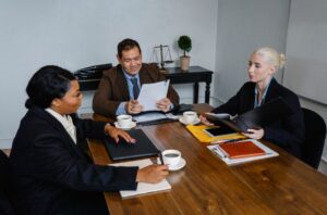Bí quyết tìm kỹ năng giao tiếp tốt nhất để thành công trong sự nghiệp - Lớp Học Giao Tiếp Giúp Trẻ Hết Nhút Nhát