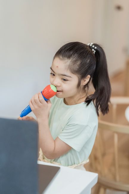 Khóa học MC nhí online: Bí quyết giúp trẻ tự tin tỏa sáng và làm chủ ngôn từ
