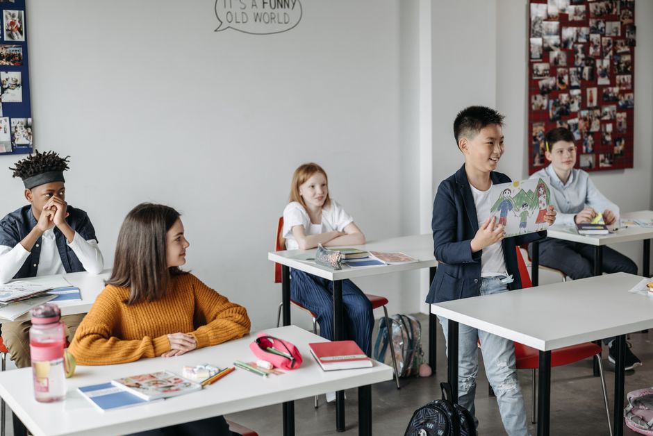 Top 5 lợi ích vàng khi cho bé 8 tuổi tham gia lớp học MC nhí
