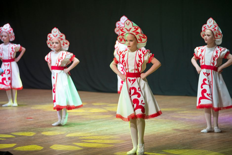 Hướng dẫn tổ chức biểu diễn sân khấu mầm non ấn tượng và chuyên nghiệp